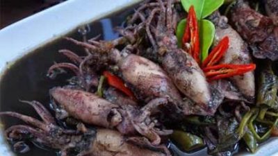 Biar Hitam, Tinta Cumi-Cumi Bikin Gurih Makan Jadi Lahap