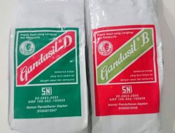 Aplikasi Penyiraman Tanaman dengan Pupuk Gardena dan Gandasil D Juga B