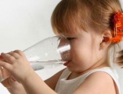 10 Tanda Tubuh Kekurangan Cairan